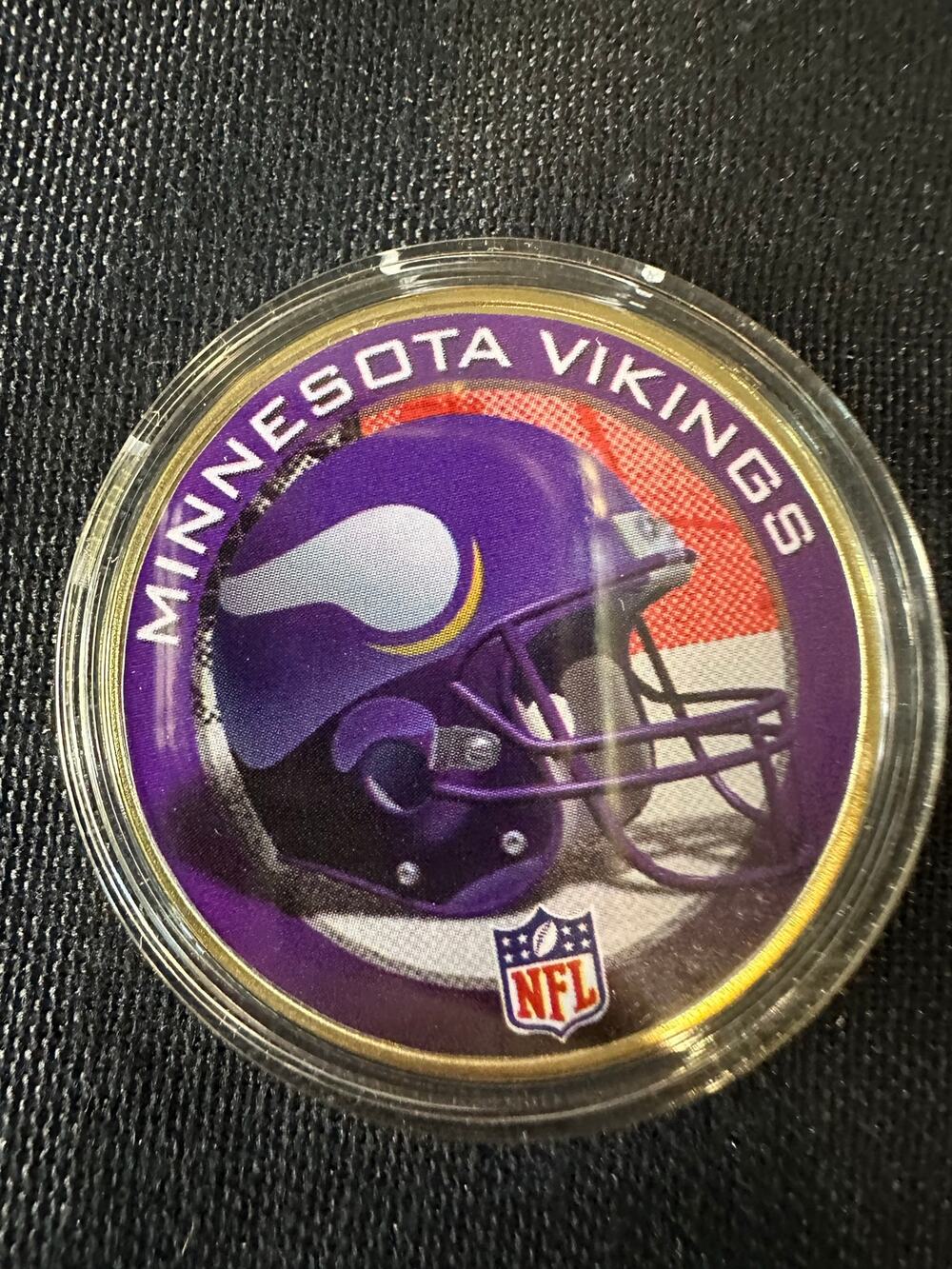 Minnesota Vikings Old School Helmet Collectible Coin Retro Football Design
